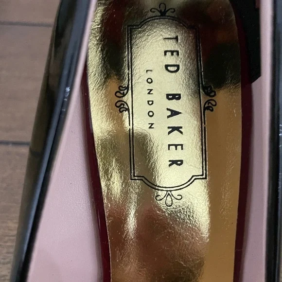 Ted Baker London Glossy Black Heels with Gold Detail - Picture 9 of 11